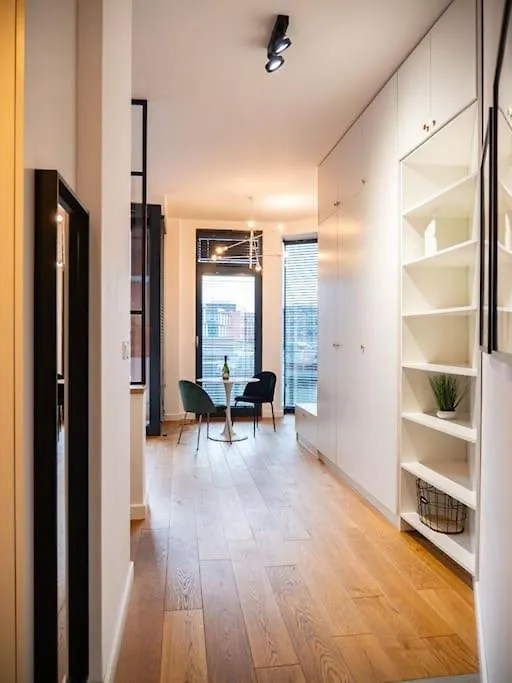Chic Apartment In Historic Koneser Area Warsaw