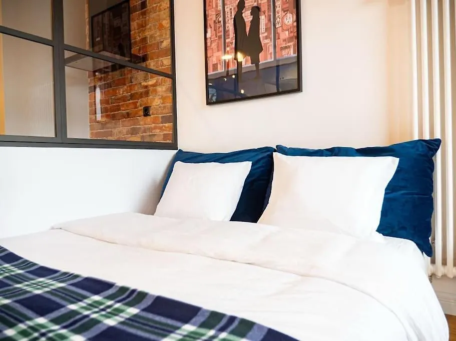 Chic Apartment In Historic Koneser Area Warsaw