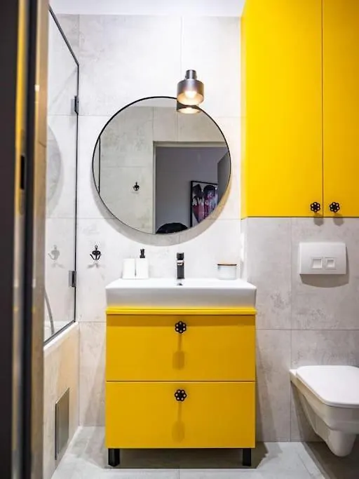 Chic Apartment In Historic Koneser Area Warsaw Poland