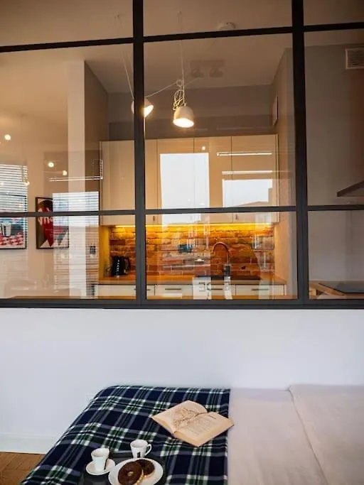 Chic Apartment In Historic Koneser Area Warsaw