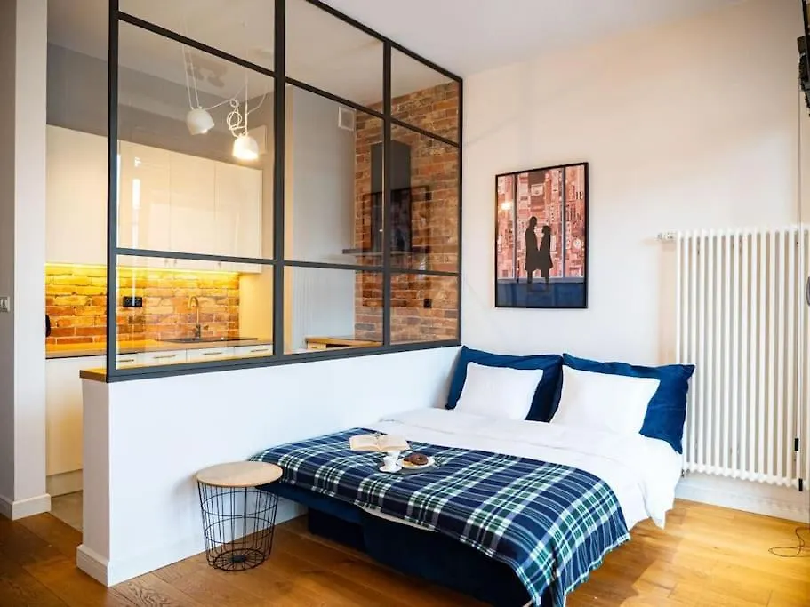 Chic Apartment In Historic Koneser Area Warsaw Poland