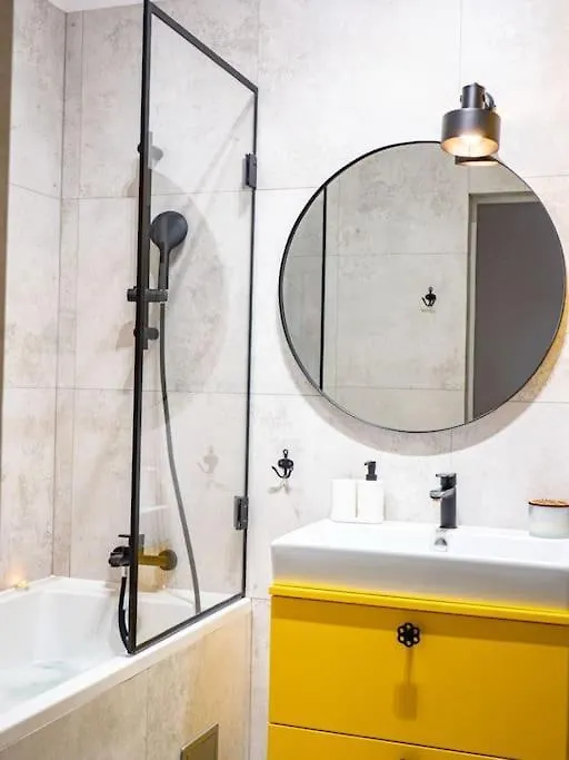 Chic Apartment In Historic Koneser Area Warsaw 0*,