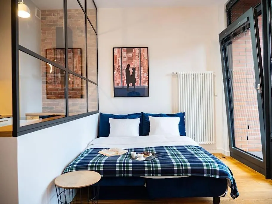 Chic Apartment In Historic Koneser Area Warsaw Poland